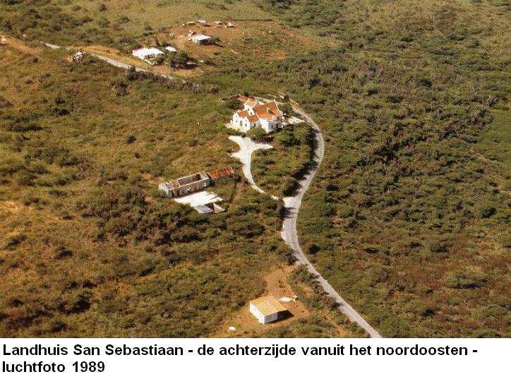 01. San Sebastiaan achterzijde op het noordoosten luchtfoto 1989
